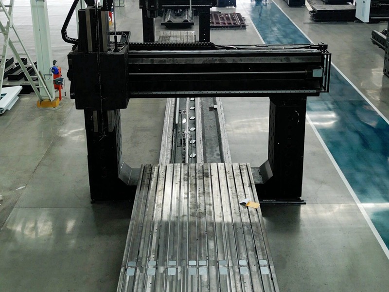 定梁动台式.jpg 定梁动台式.jpg